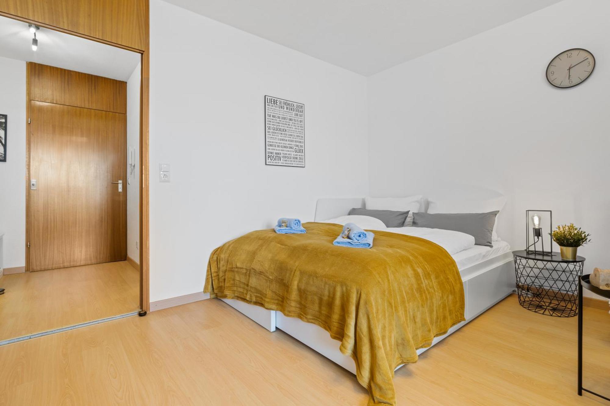 Sonniges City-Apartment Mit Suedbalkon Und Parklatz Neusass Kültér fotó