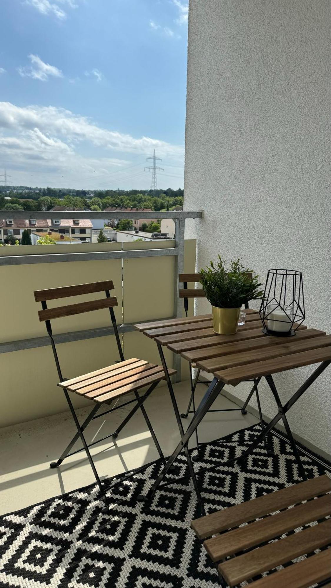 Sonniges City-Apartment Mit Suedbalkon Und Parklatz Neusass Kültér fotó